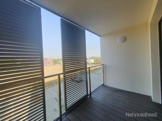 Zariadený 2-izbový byt s loggiou v novostavbe na Dilongovej ul. v Prešove na prenájom - obrázok