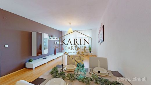 REZERVOVANÉ Na predaj krásny 2-izbový byt s garážovým státím v Záhorskej Bystrici