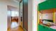 SLNEČNÝ a PRIESTRANNÝ a so ŠATNÍKOM - 3 izbový (74m2) kompletne ZREKOŠTRUOVANÝ byt s prenádherným PA - obrázok